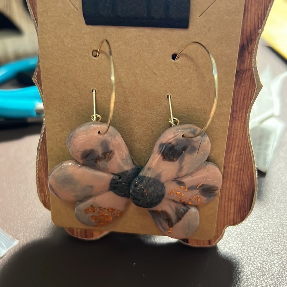 Handmade crackle flower earrings